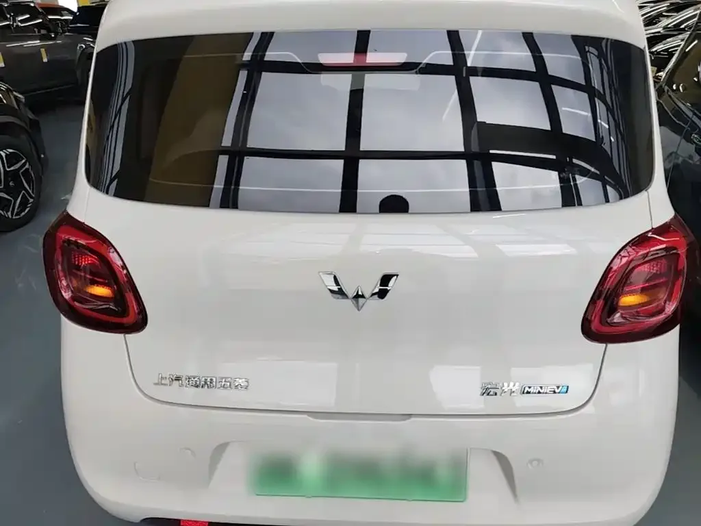 Wuling Motors Hongguang MINIEV 2025 4-Door Advanced — Фото автомобиля 5