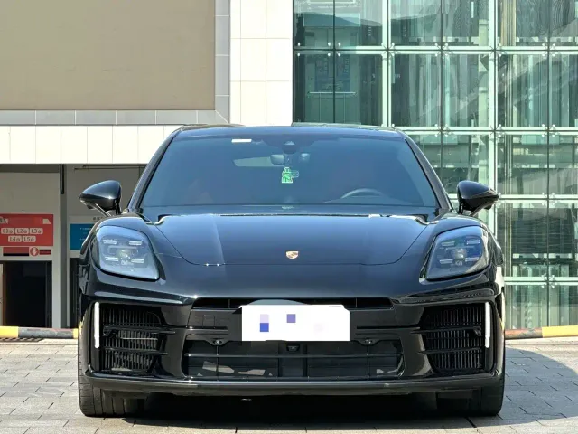 Porsche Panamera — Фото автомобиля 2