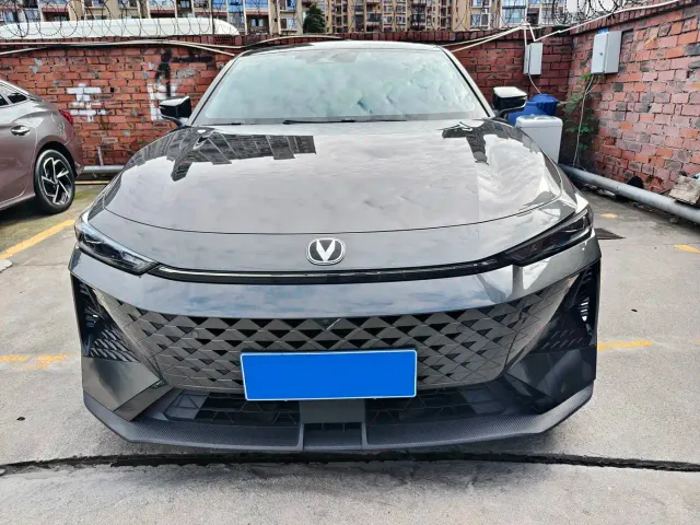 Changan UNI-V — Фото автомобиля 2
