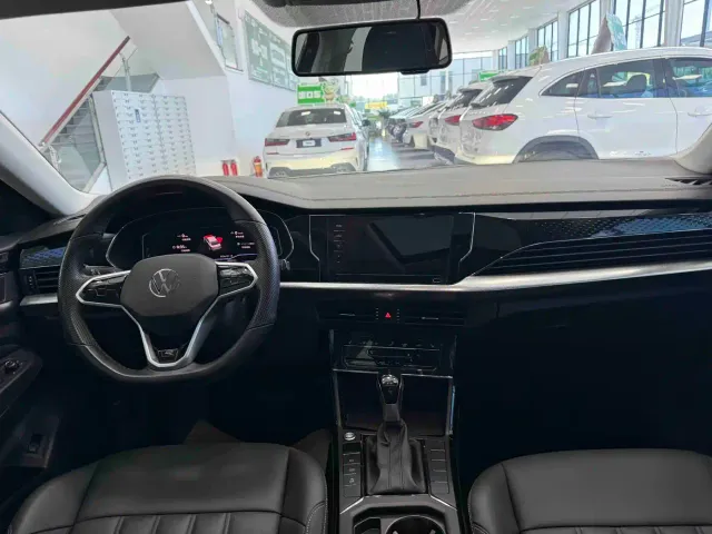 Volkswagen Passat — Фото автомобиля 16