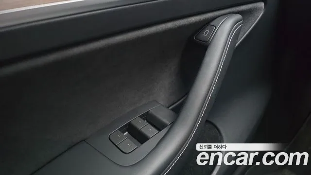 Tesla Model Y — Фото автомобиля 28