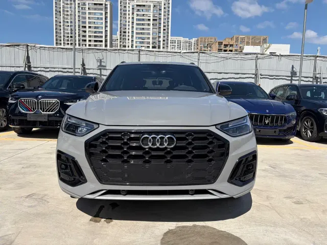 Фотография автомобиля — Audi Q5L