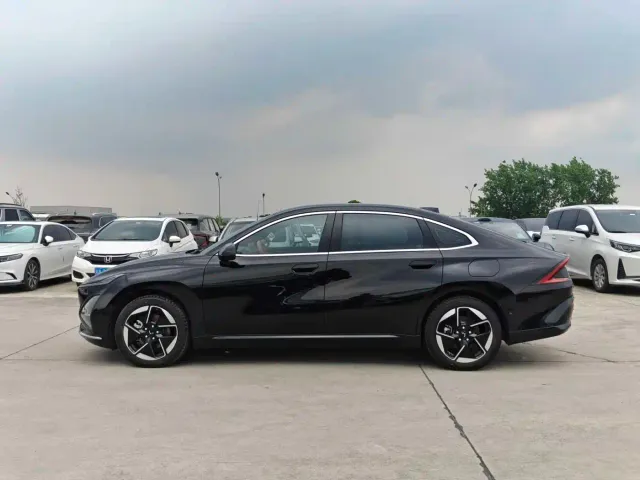 Wuling Starlight — Фото автомобиля 7