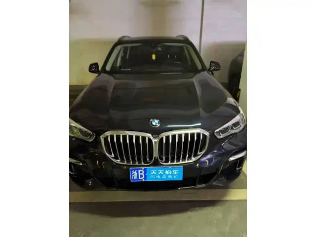 Фотография автомобиля — BMW X5