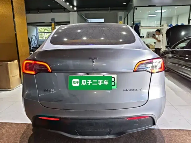 Tesla Model Y — Фото автомобиля 5