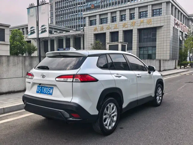 Toyota Frontlander — Фото автомобиля 4