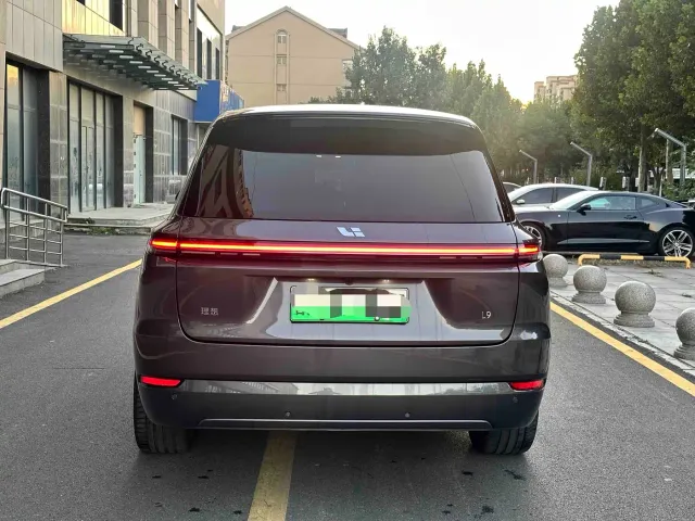 Li Auto L9 — Фото автомобиля 5