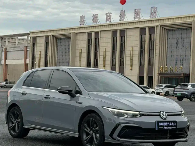 Volkswagen Golf — Фото автомобиля 3