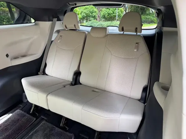 Toyota Sienna — Фото автомобиля 11