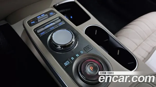 Genesis GV70 — Фото автомобиля 12