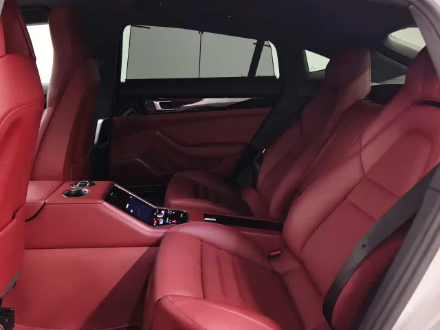 Porsche Panamera — Фото автомобиля 10