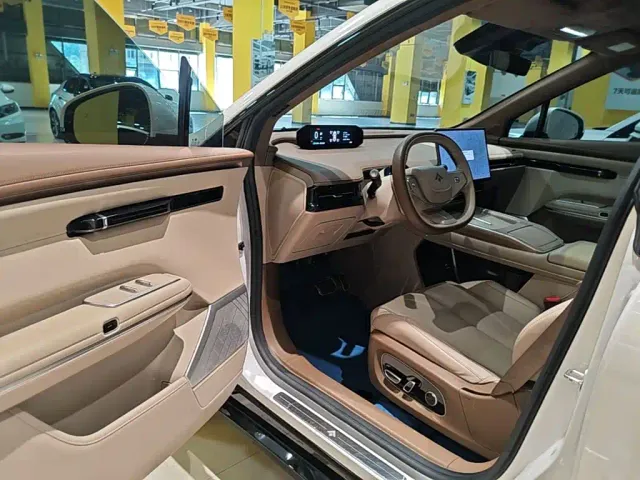 GAC Hyptec HT — Фото автомобиля 15