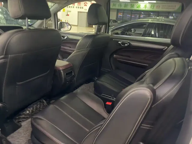 GAC Trumpchi M6 — Фото автомобиля 4
