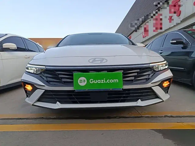 Hyundai Elantra — Фото автомобиля 2