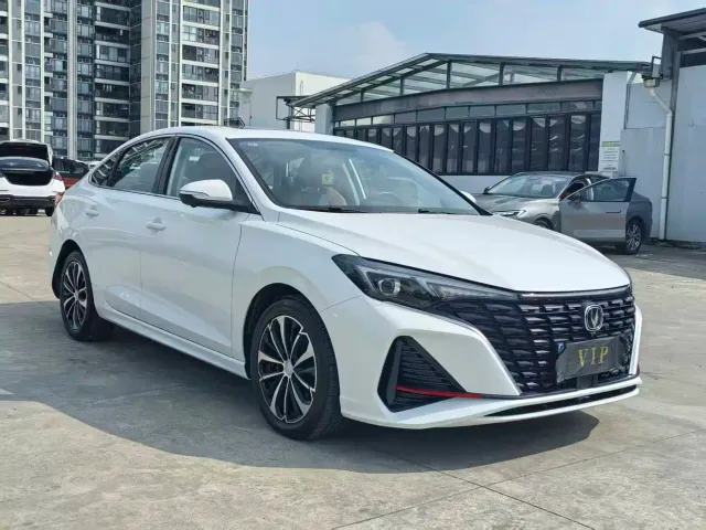 Changan Eado — Фото автомобиля 3