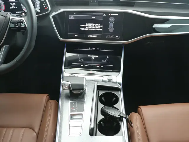 Audi A6L — Фото автомобиля 10