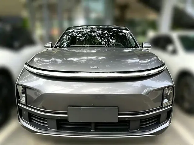 Li Auto L8 — Фото автомобиля 2