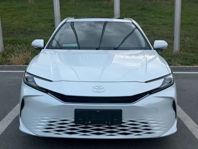 Toyota Camry — Фото автомобиля 2