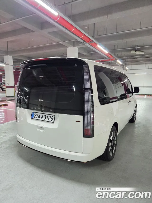 Hyundai Staria Staria 4WD Lounge 7 мест — Фото автомобиля 3