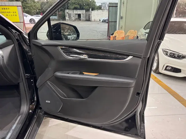 Cadillac XT5 — Фото автомобиля 14