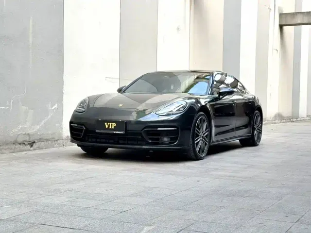 Фотография автомобиля — Porsche Panamera