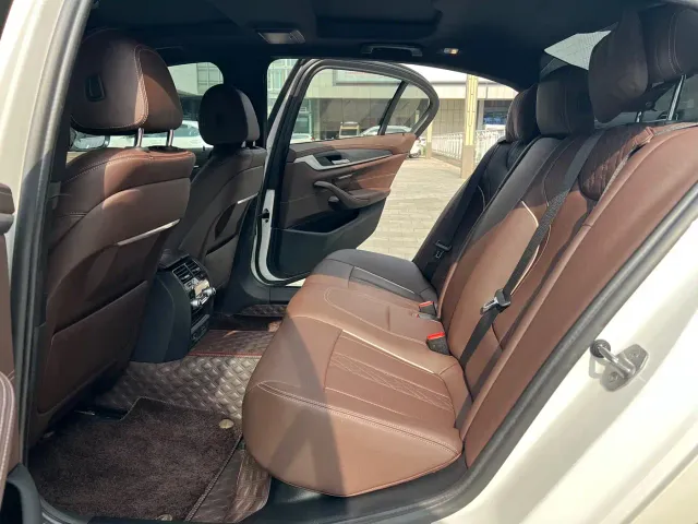 BMW BMW 5 Series 2022 Facelift II 530Li Premium Package M Sport — Фото автомобиля 14
