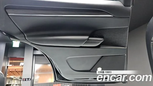Tesla Model X — Фото автомобиля 14