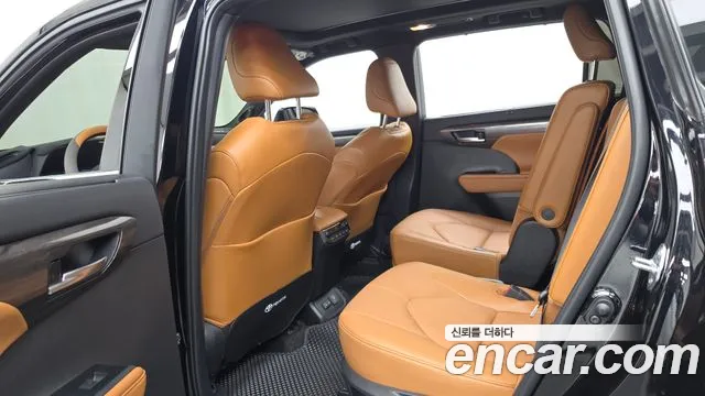 Toyota Highlander — Фото автомобиля 25