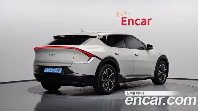 Kia EV6 — Фото автомобиля 2