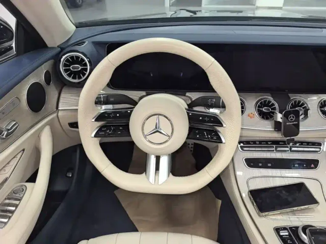 Mercedes-Benz E-Class — Фото автомобиля 14