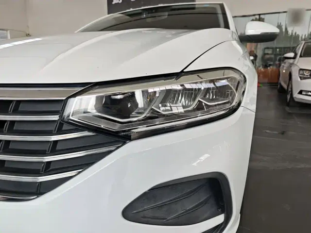 Volkswagen Lavida — Фото автомобиля 23