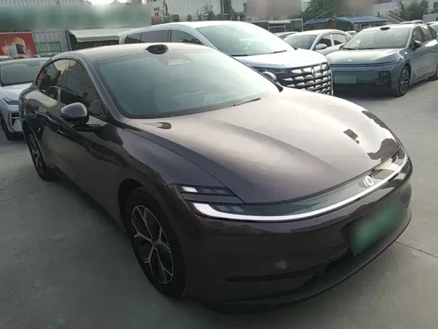 Changan Qiyuan A06 — Фото автомобиля 3