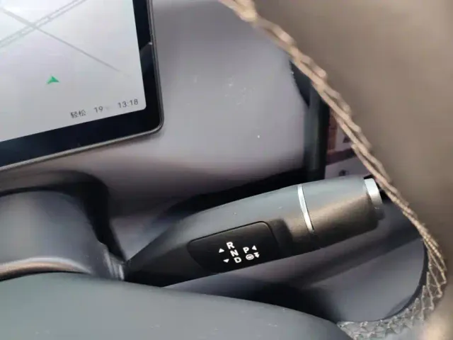 Leapmotor C10 — Фото автомобиля 16
