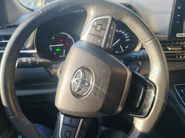 Toyota Granvia — Фото автомобиля 15