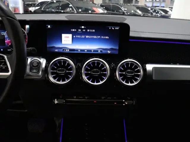 Mercedes-Benz GLB-Class — Фото автомобиля 11
