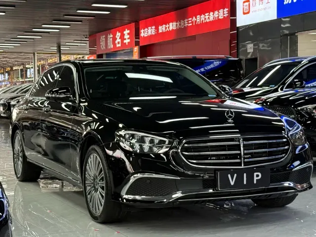 Mercedes-Benz E-Class — Фото автомобиля 3