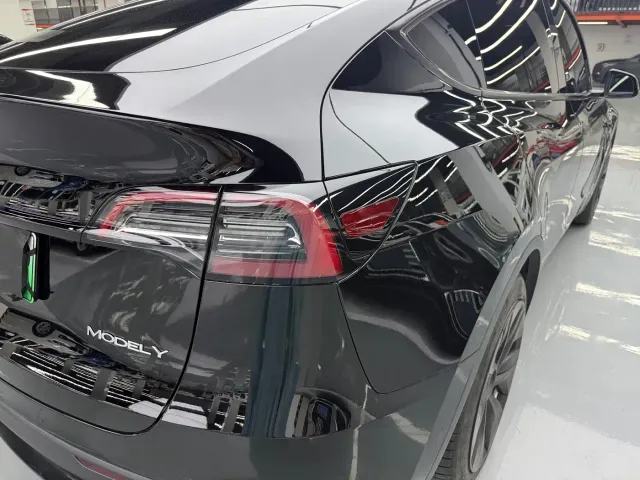 Tesla Model Y — Фото автомобиля 27