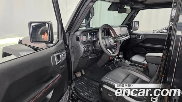 Jeep Wrangler — Фото автомобиля 15
