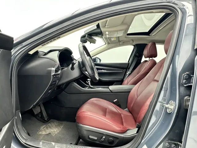 Mazda Axela — Фото автомобиля 4