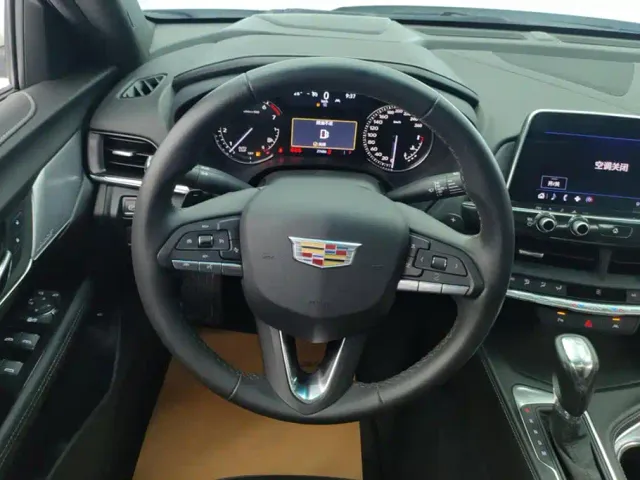 Cadillac CT4 — Фото автомобиля 15