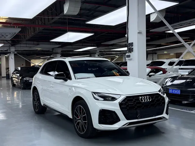 Audi Q5L — Фото автомобиля 3