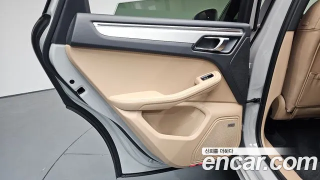 Porsche Macan — Фото автомобиля 25