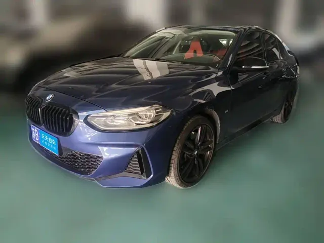 Фотография автомобиля — BMW 1 Series
