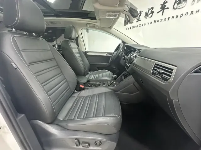 Volkswagen Touran 2021 Touran L 280TSI DSG Cross Edition 7-seater — Фото автомобиля 25