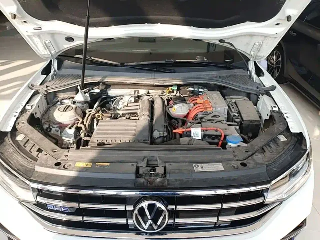 Volkswagen Tiguan L PHEV — Фото автомобиля 19