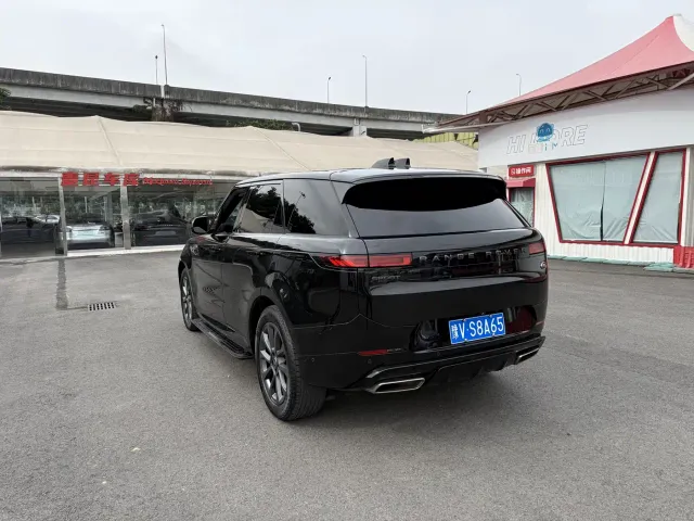 Land Rover Range Rover Sport — Фото автомобиля 11