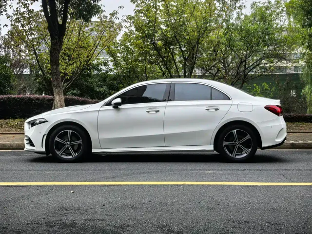 Mercedes-Benz A-Class — Фото автомобиля 3