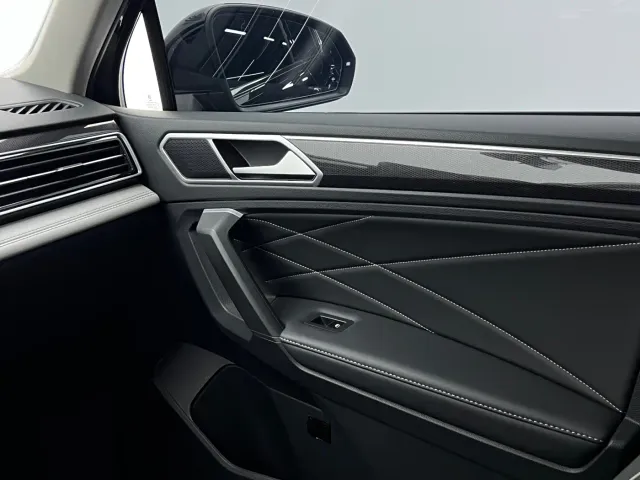 Volkswagen Tiguan L — Фото автомобиля 15