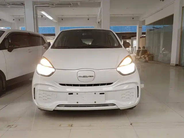 Roewe Clever — Фото автомобиля 2