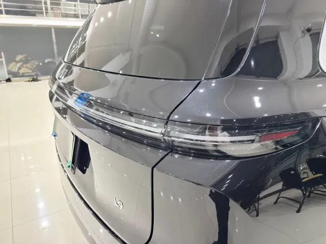 Li Auto L9 — Фото автомобиля 11